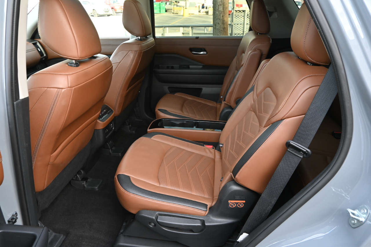 Nissan Pathfinder Platinum 4WD 2023