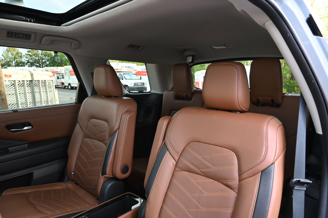 Nissan Pathfinder Platinum 4WD 2023