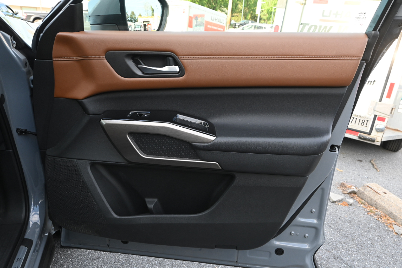 Nissan Pathfinder Platinum 4WD 2023