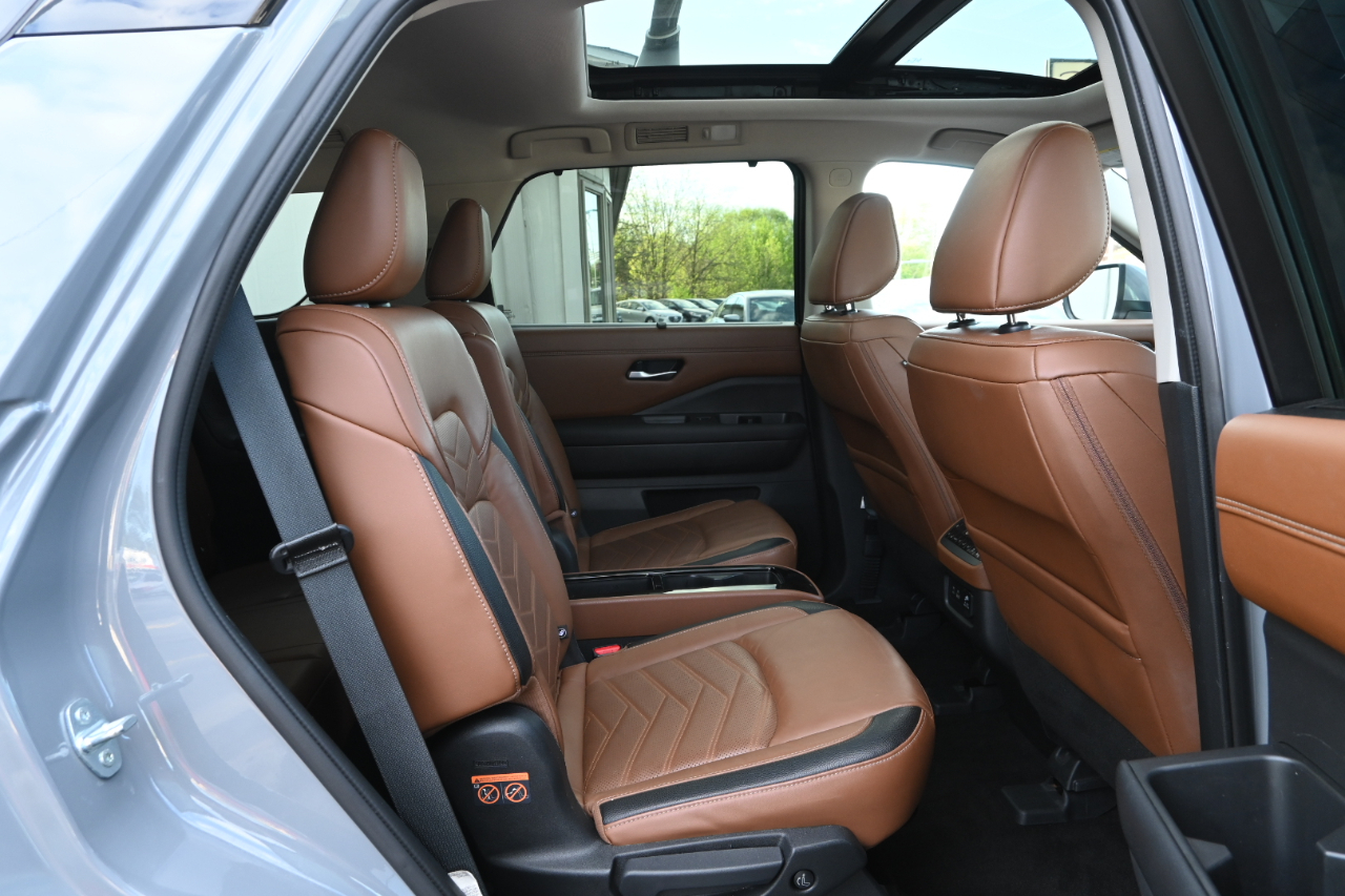 Nissan Pathfinder Platinum 4WD 2023