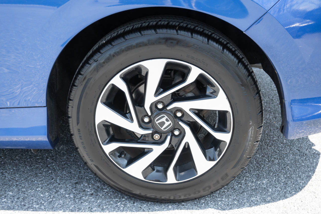 Honda Civic Coupe LX CVT 2017