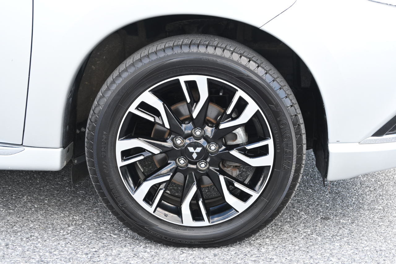 Mitsubishi Outlander PHEV SEL S-AWC 2018