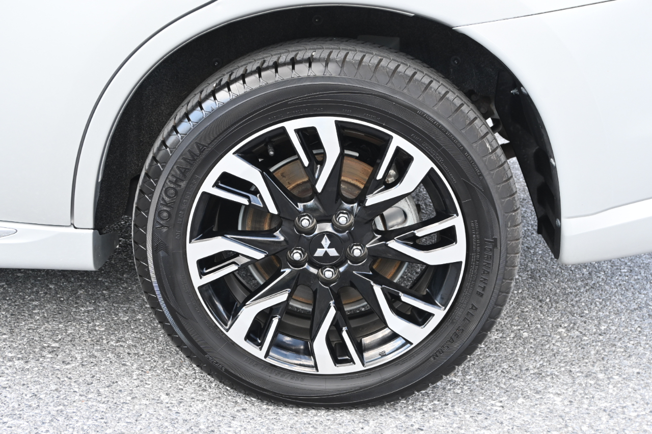 Mitsubishi Outlander PHEV SEL S-AWC 2018