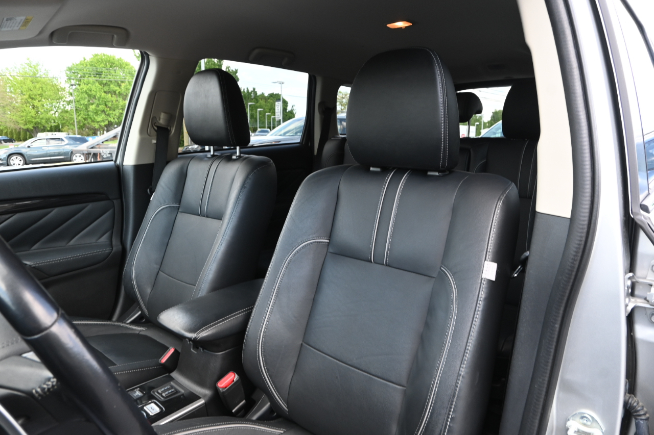 Mitsubishi Outlander PHEV SEL S-AWC 2018