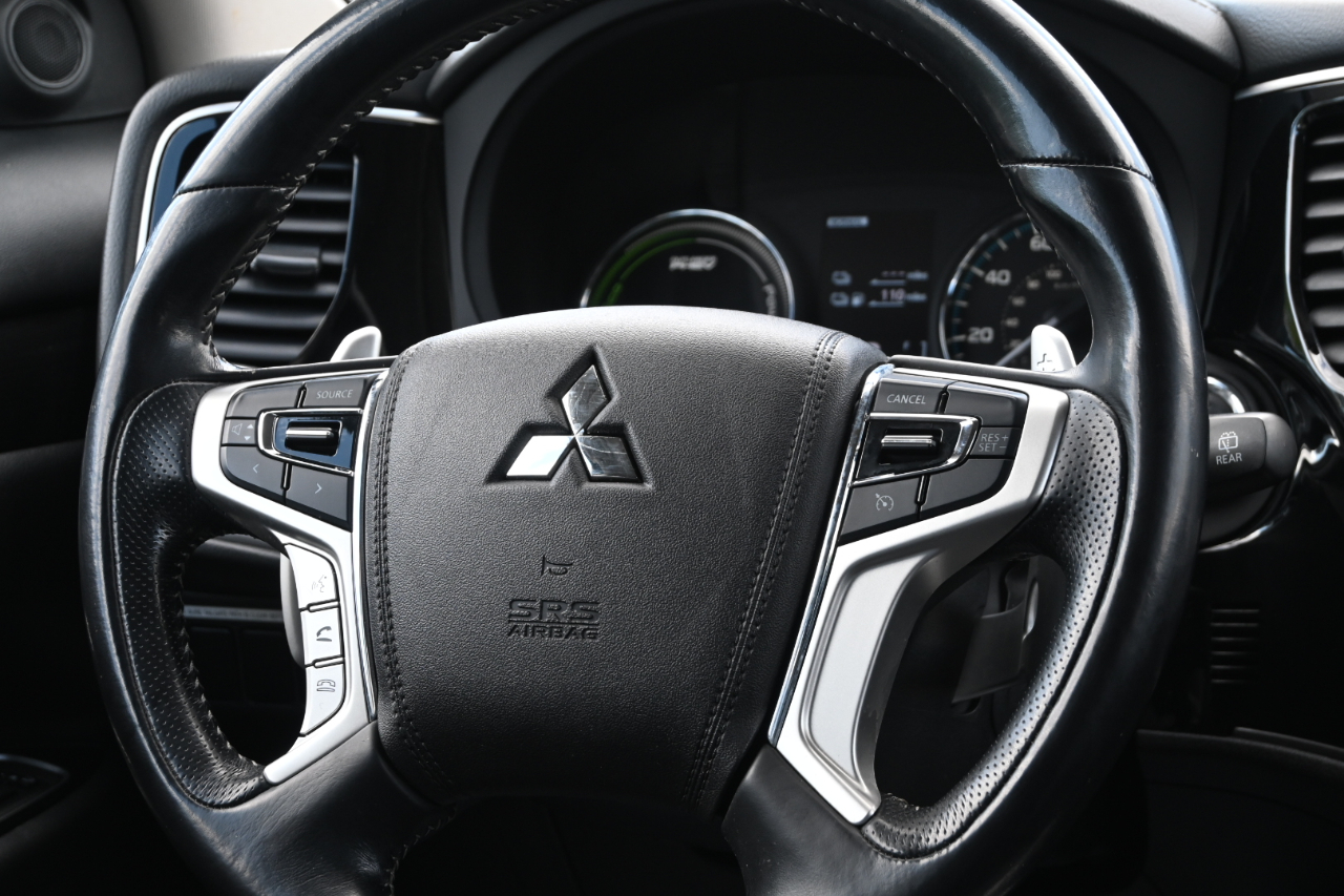Mitsubishi Outlander PHEV SEL S-AWC 2018