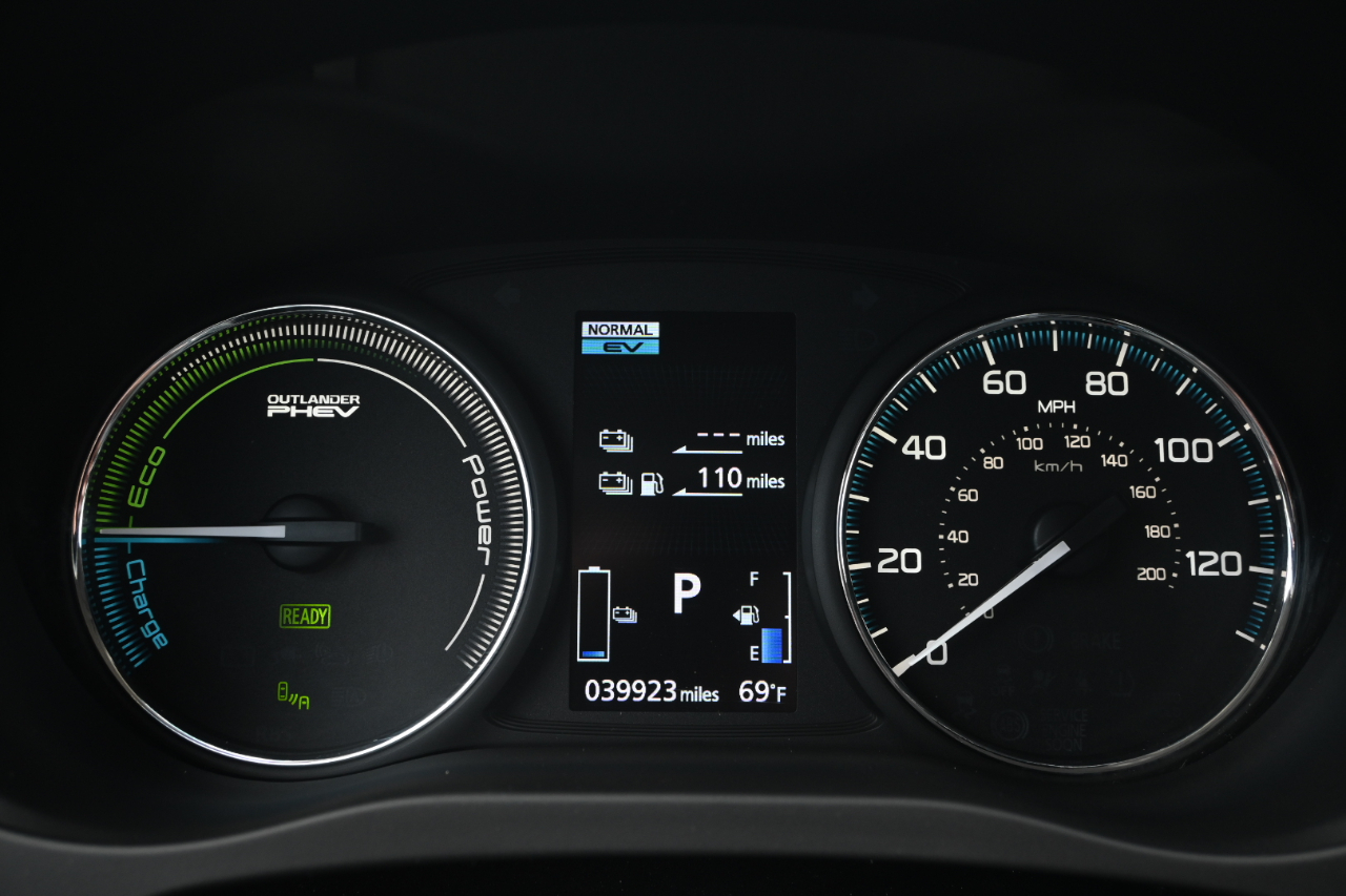 Mitsubishi Outlander PHEV SEL S-AWC 2018