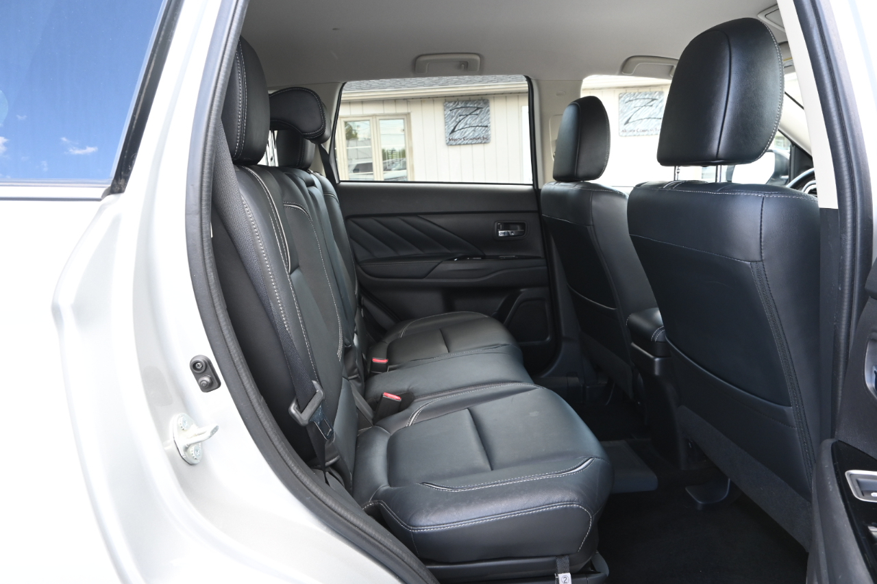 Mitsubishi Outlander PHEV SEL S-AWC 2018