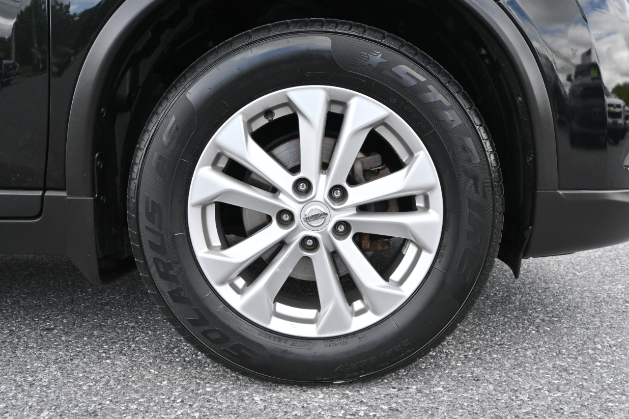 Nissan Rogue AWD 4dr SV 2016