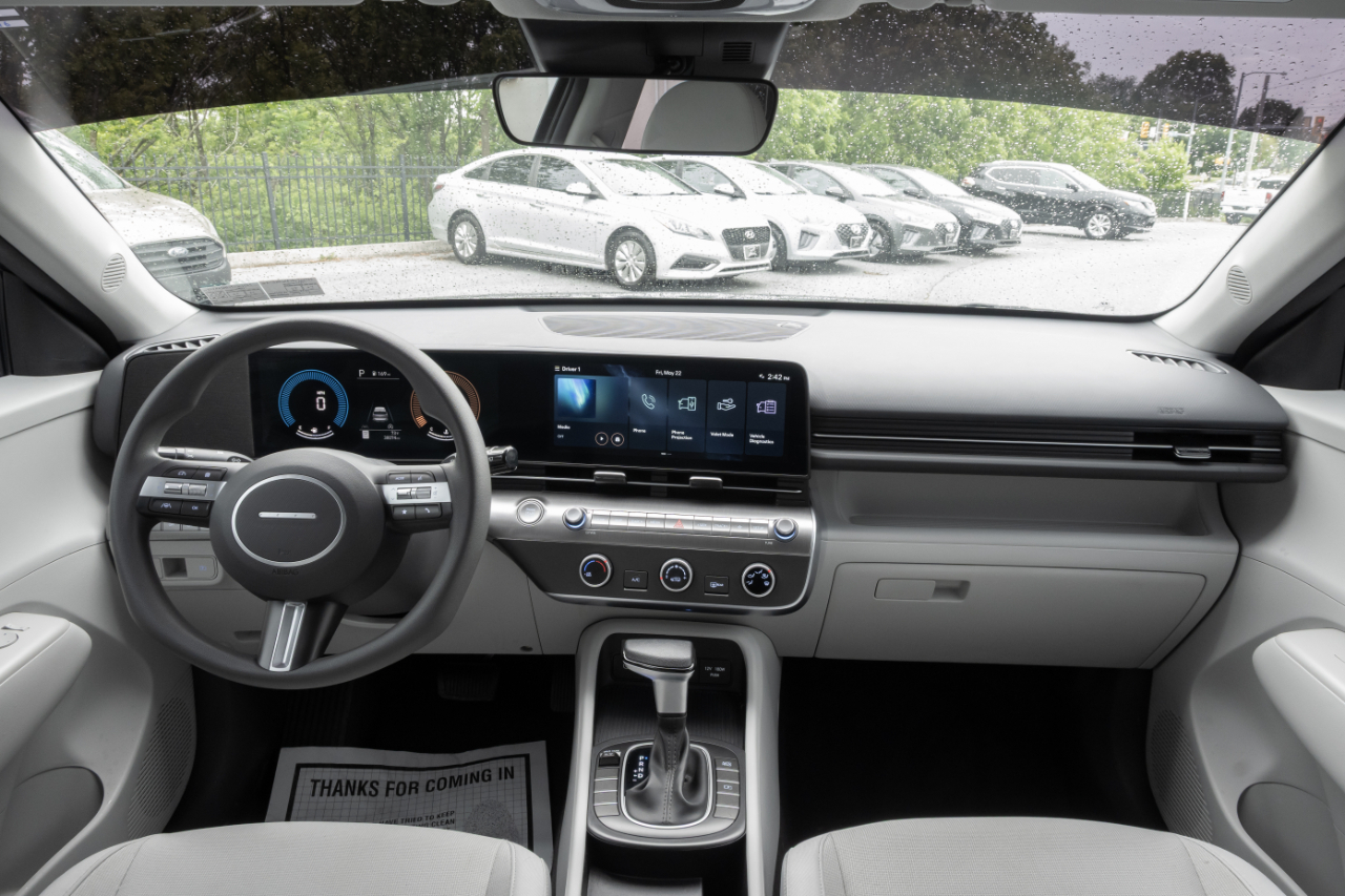 Hyundai Kona SE FWD 2024