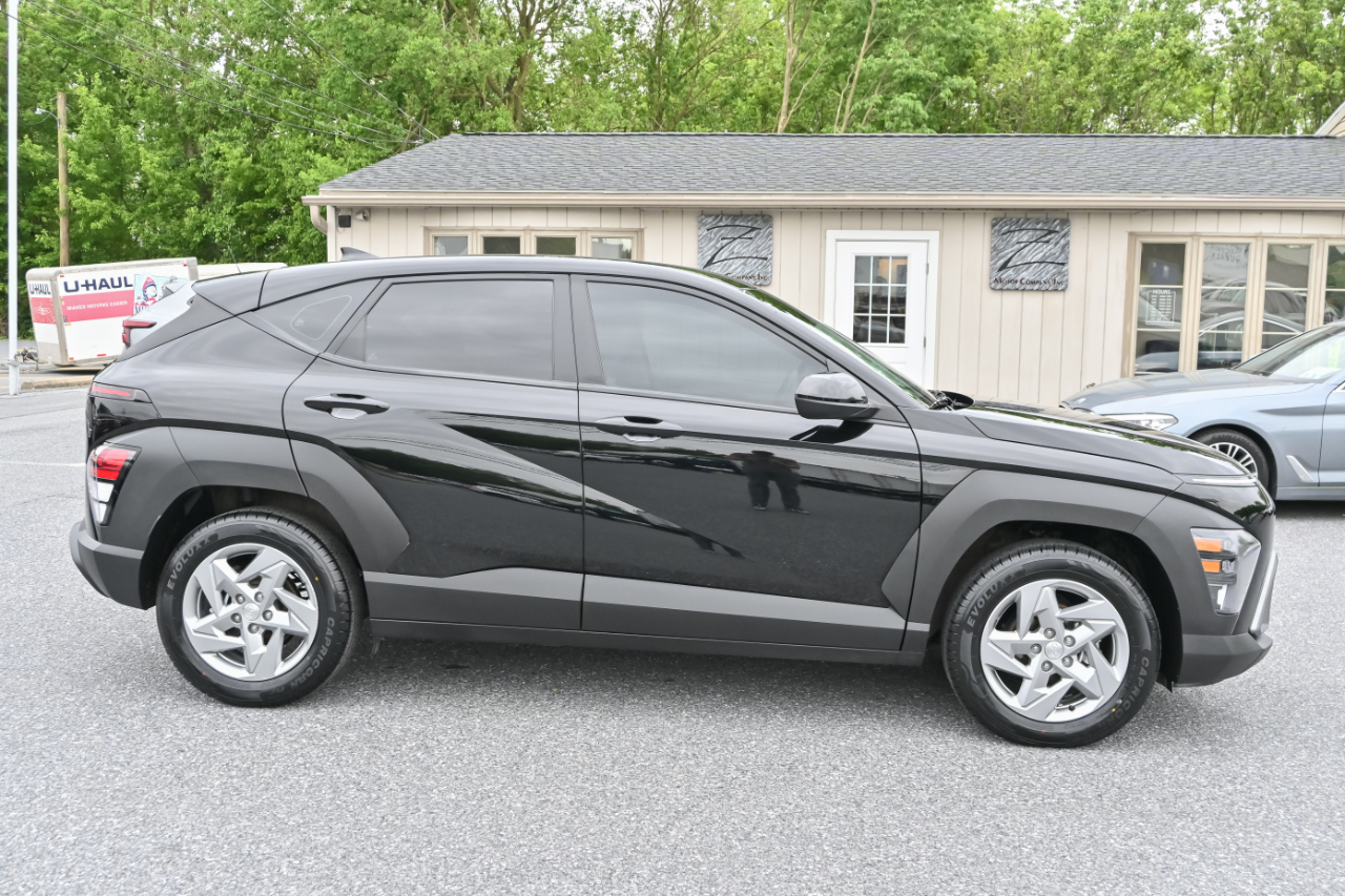 Hyundai Kona SE FWD 2024