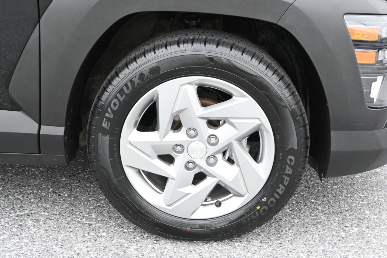 Hyundai Kona SE FWD 2024