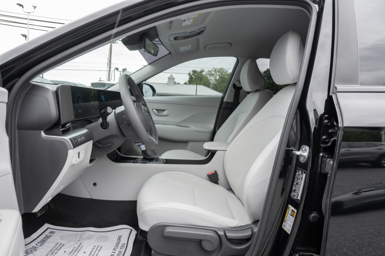 Hyundai Kona SE FWD 2024
