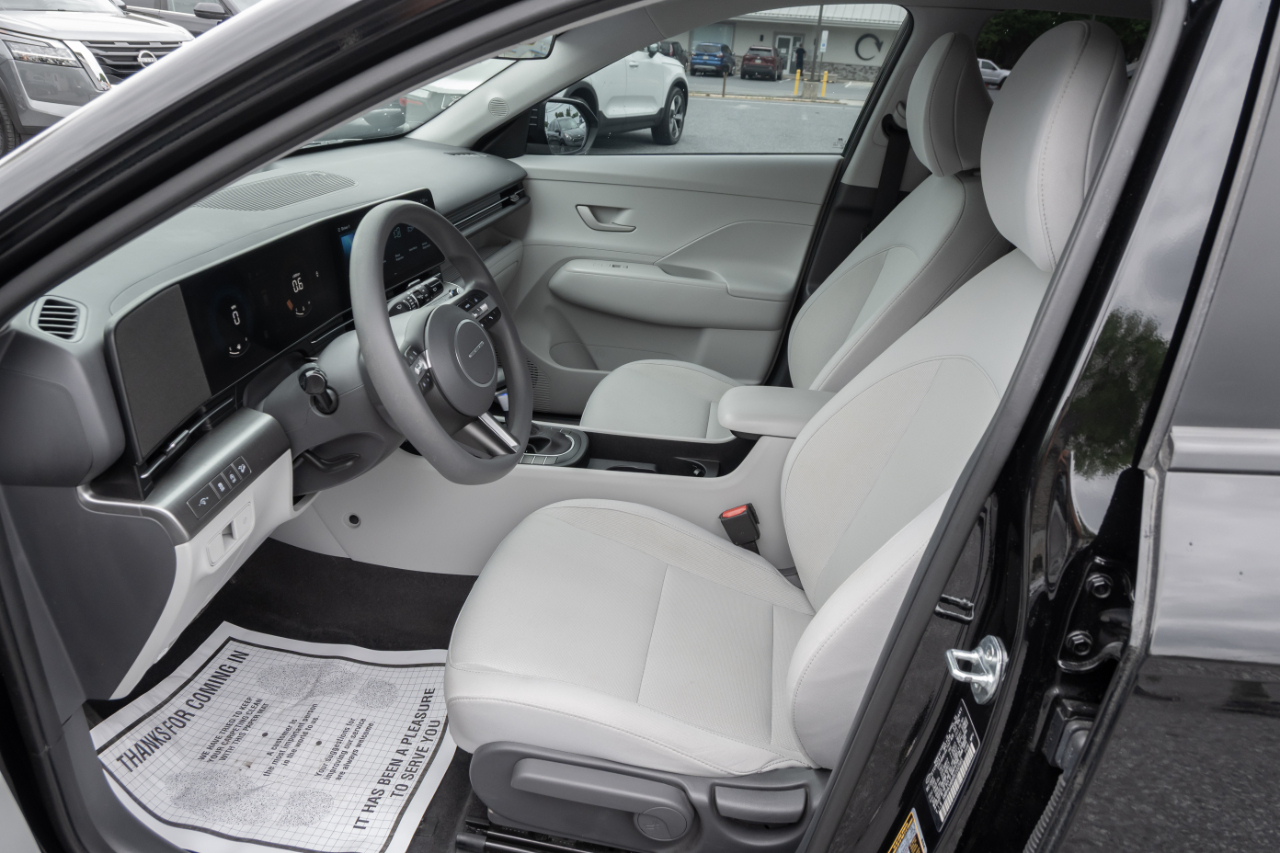 Hyundai Kona SE FWD 2024