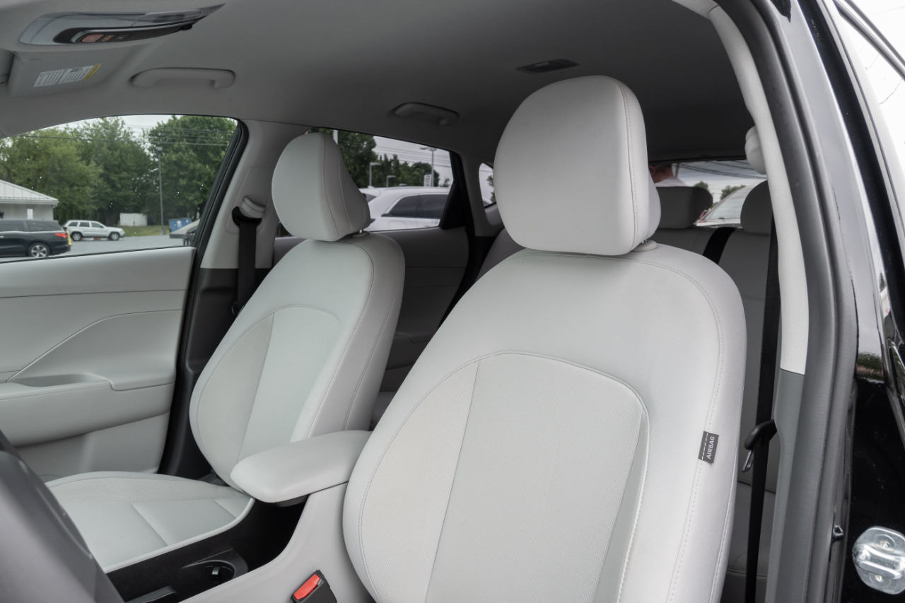 Hyundai Kona SE FWD 2024