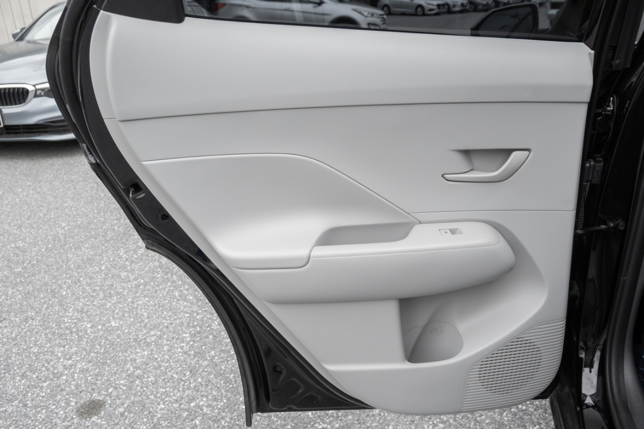 Hyundai Kona SE FWD 2024
