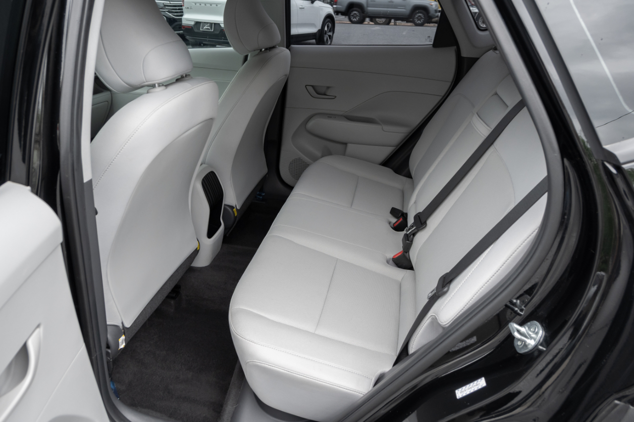 Hyundai Kona SE FWD 2024