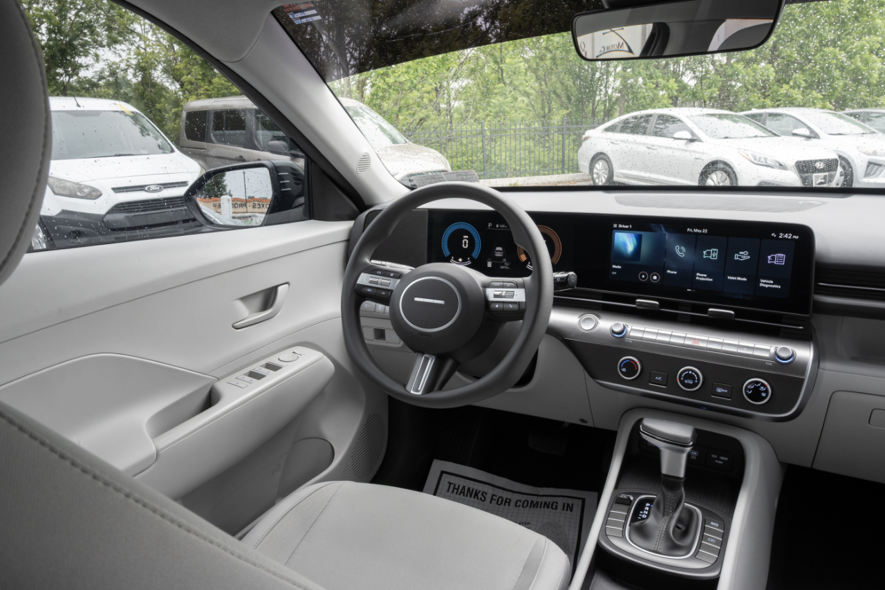 Hyundai Kona SE FWD 2024