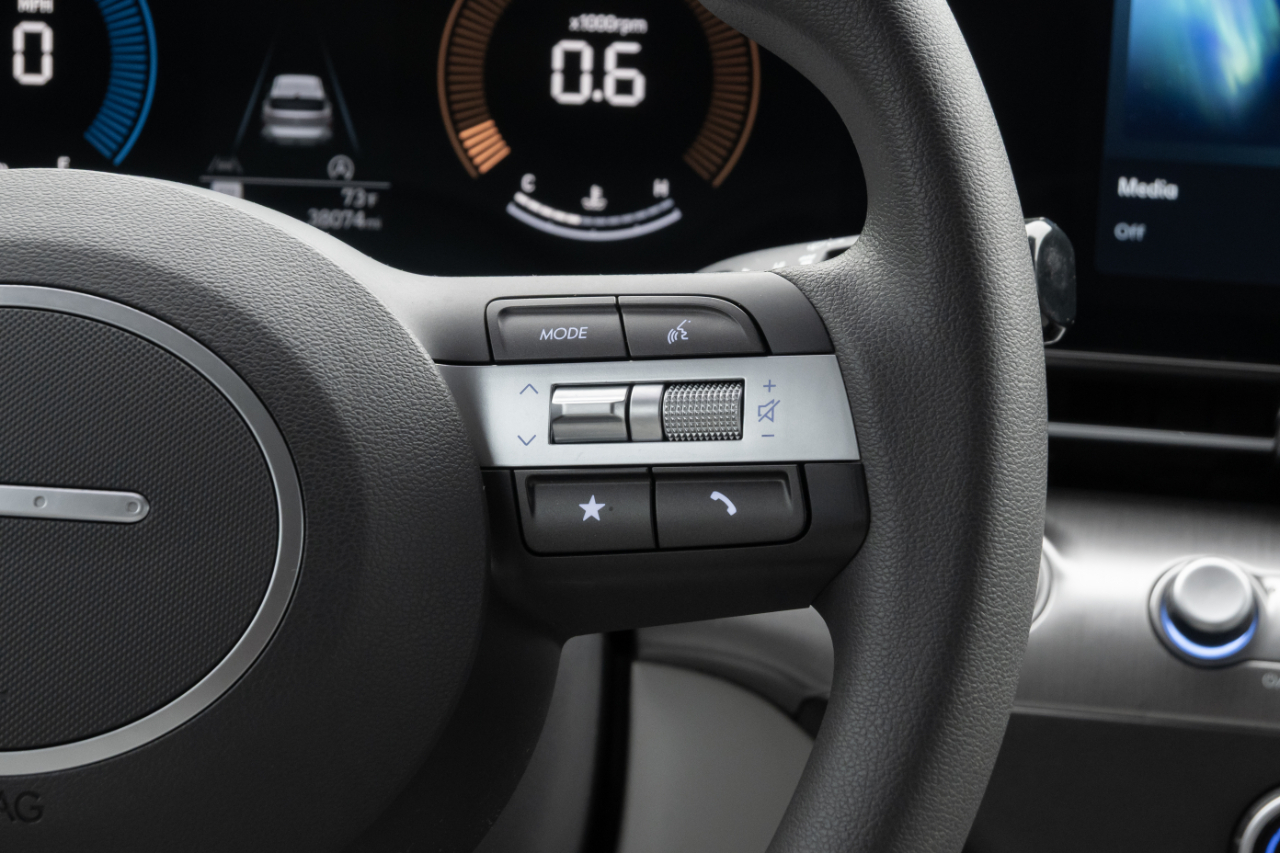 Hyundai Kona SE FWD 2024