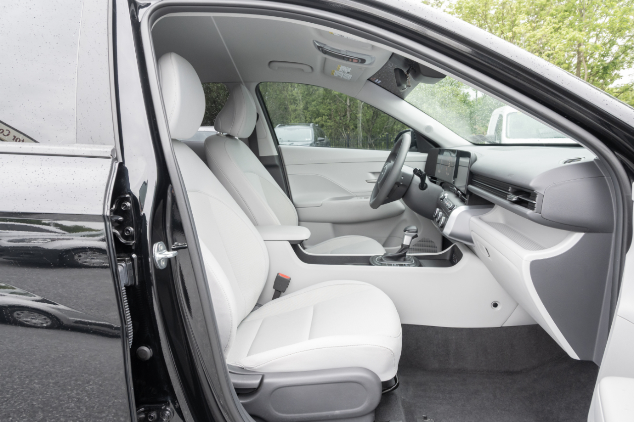 Hyundai Kona SE FWD 2024