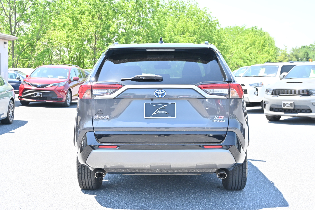 Toyota RAV4  2021
