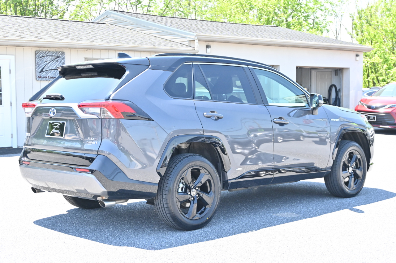 Toyota RAV4  2021
