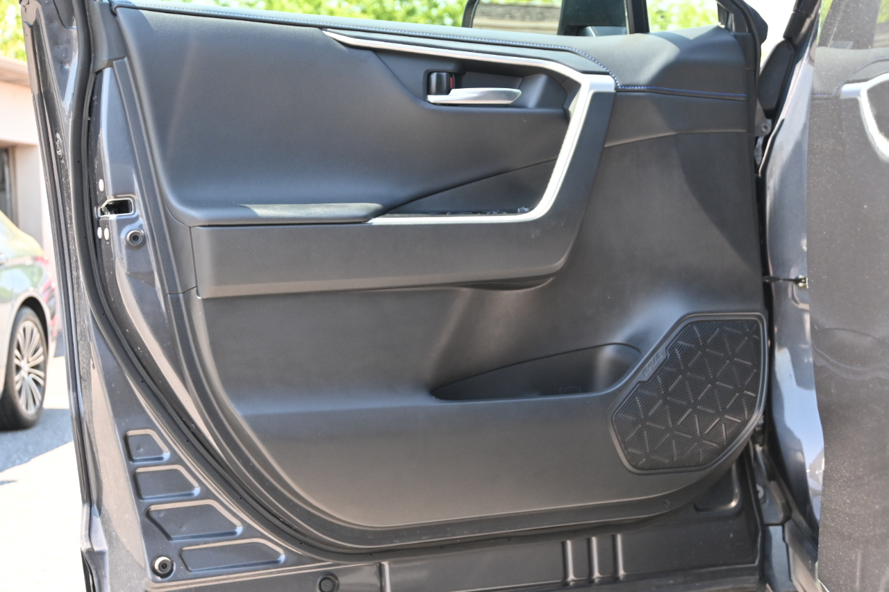 Toyota RAV4  2021