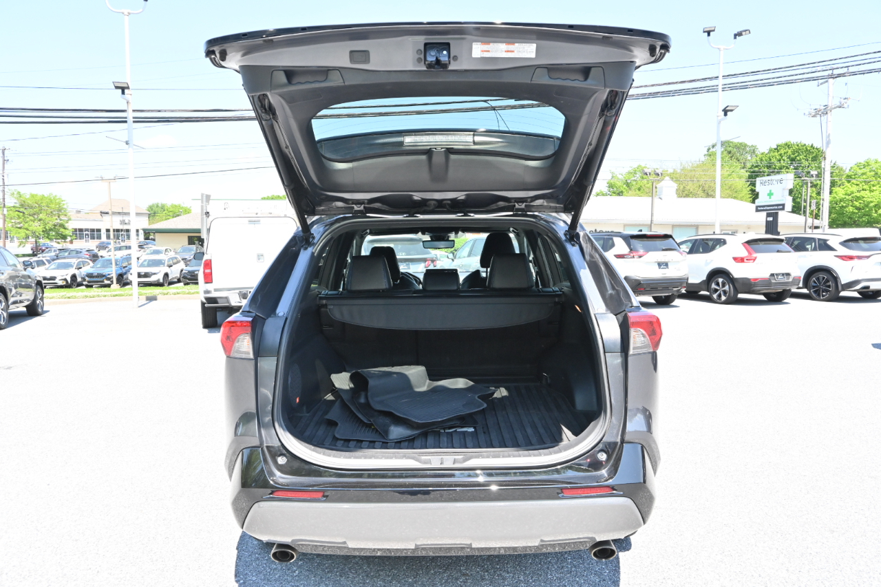 Toyota RAV4  2021
