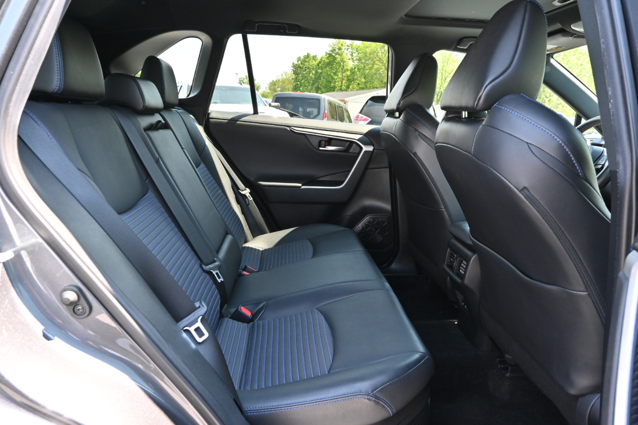 Toyota RAV4  2021