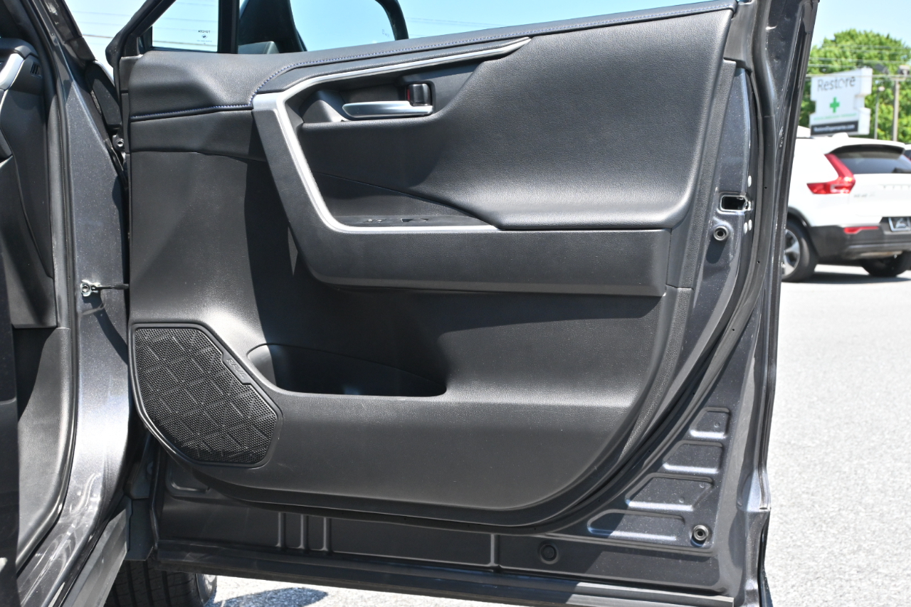 Toyota RAV4  2021