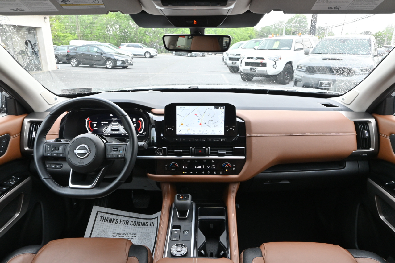 Nissan Pathfinder Platinum 4WD 2023