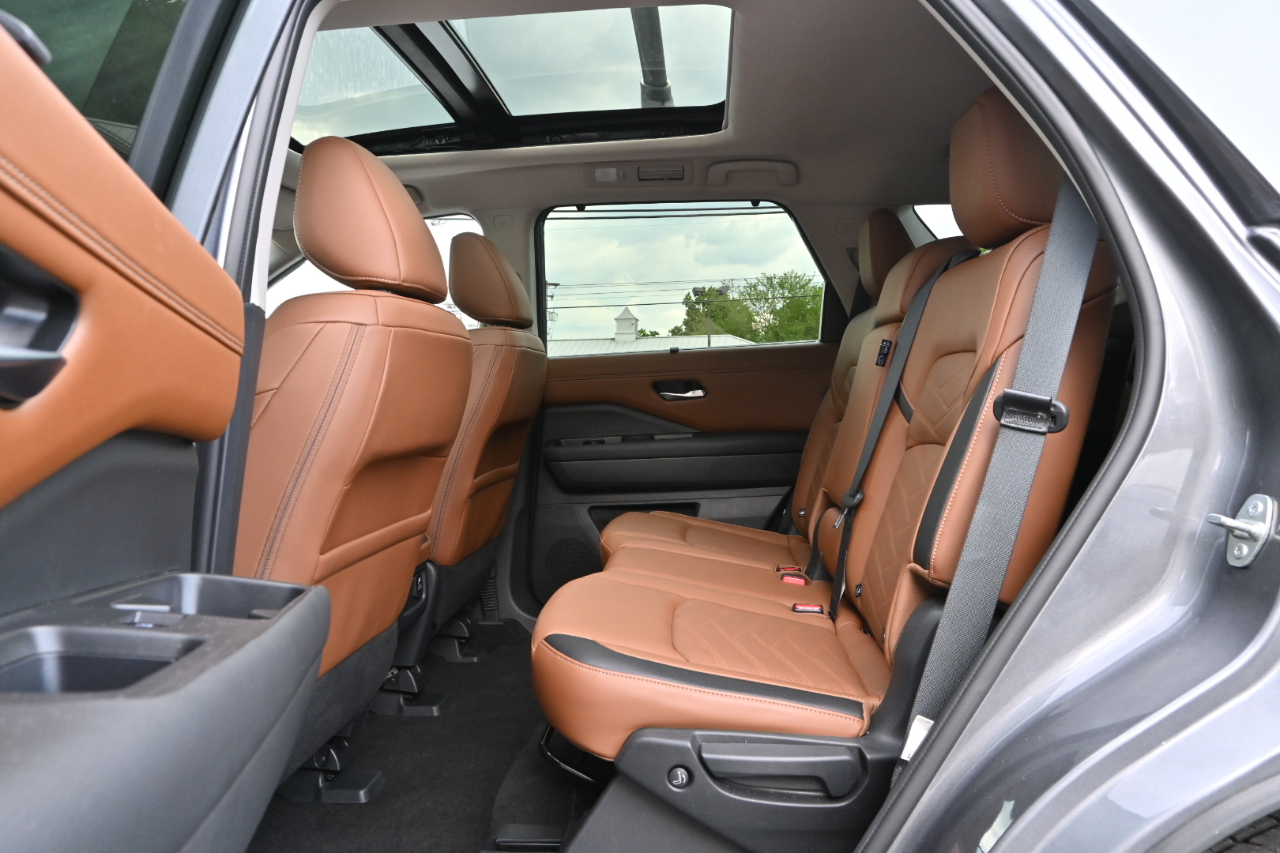 Nissan Pathfinder Platinum 4WD 2023