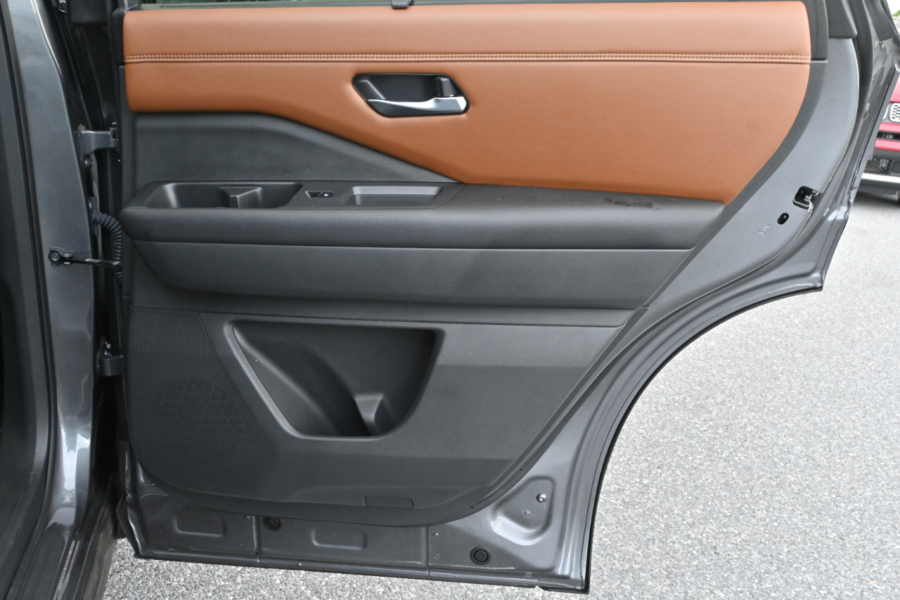 Nissan Pathfinder Platinum 4WD 2023