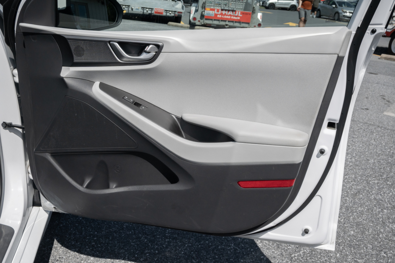 Hyundai Ioniq Hybrid Blue Hatchback 2020