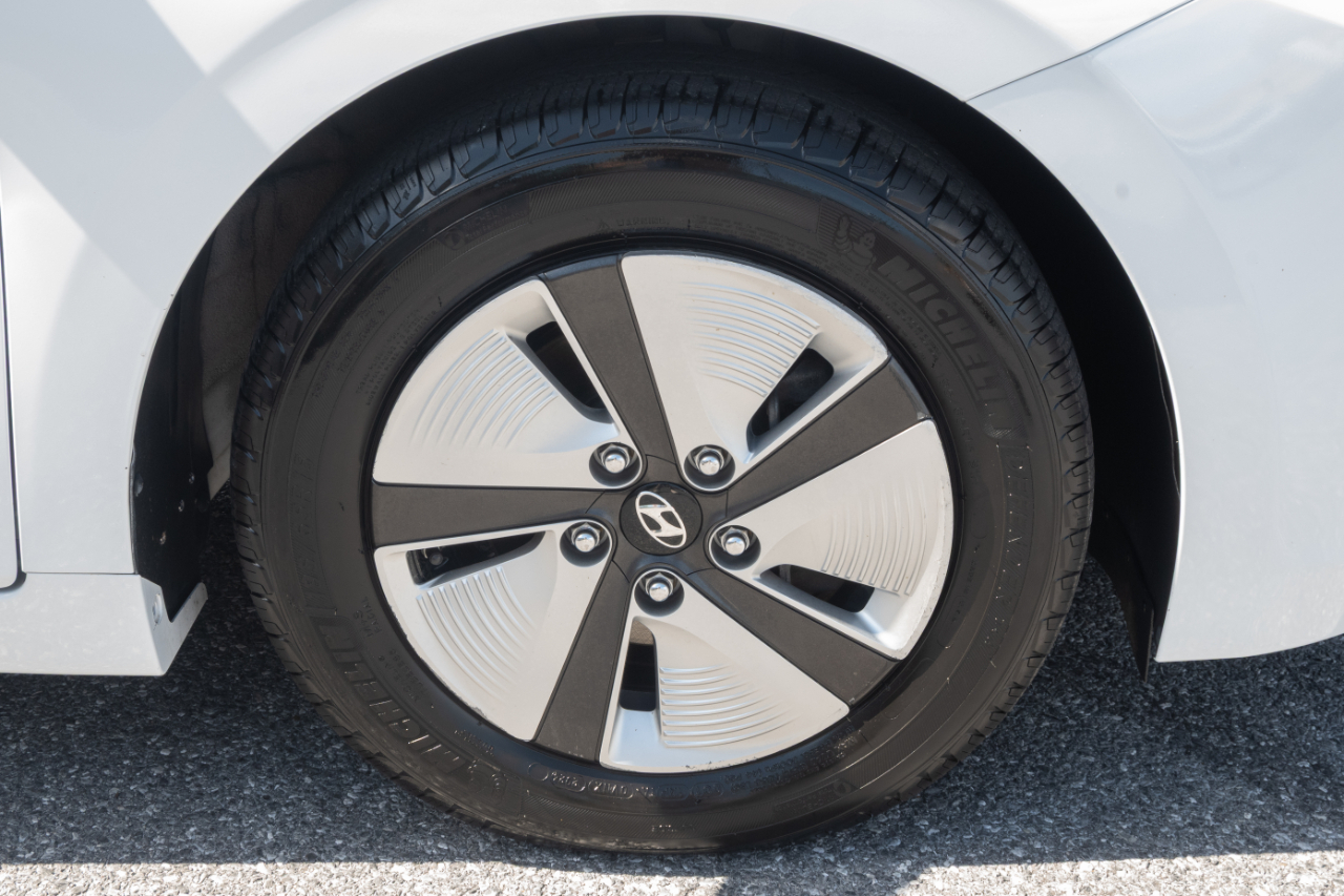 Hyundai Ioniq Hybrid Blue Hatchback 2020
