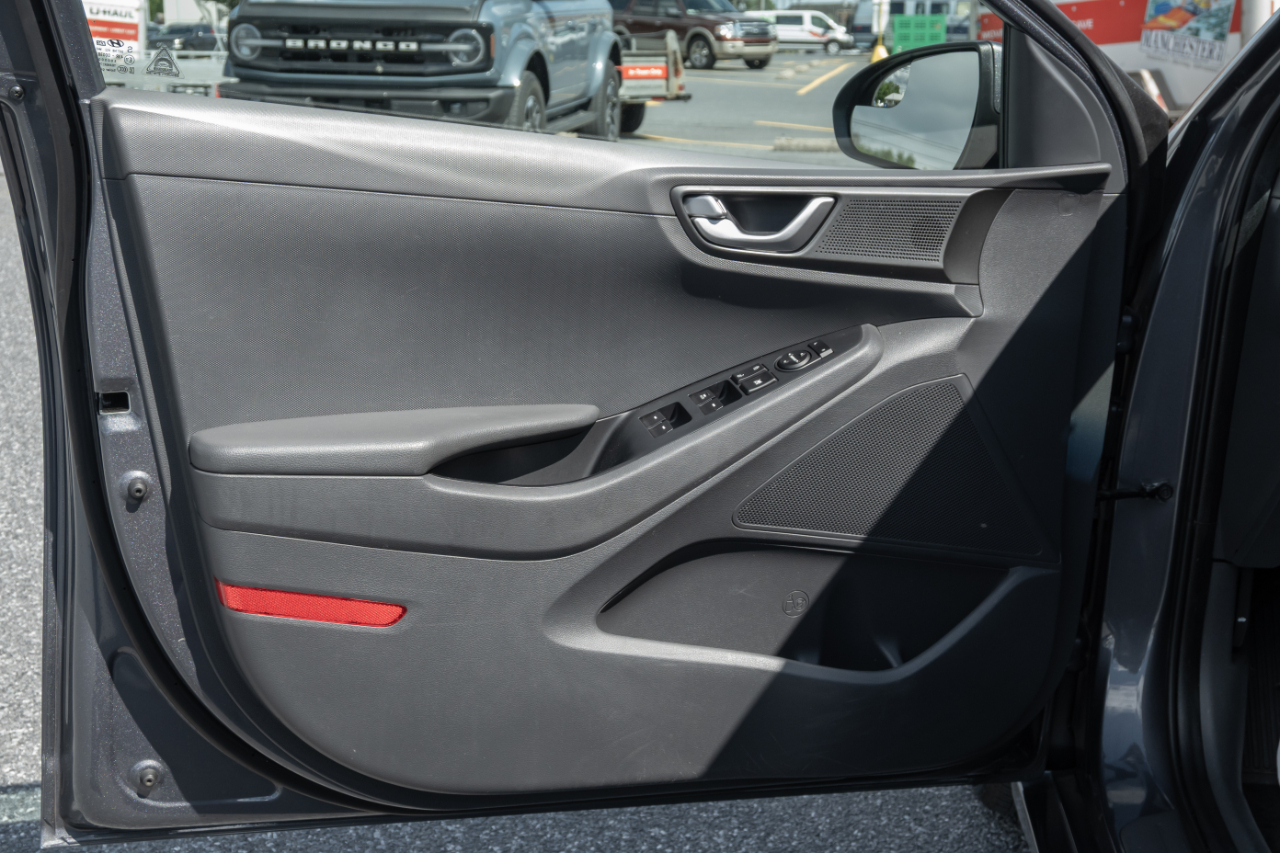 Hyundai Ioniq Hybrid Blue Hatchback 2018