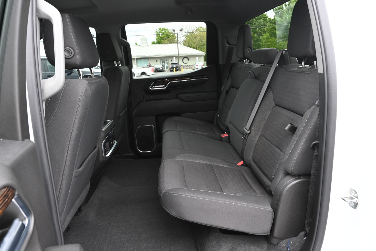 GMC Sierra 1500 4WD Crew Cab 157" Elevation 2024