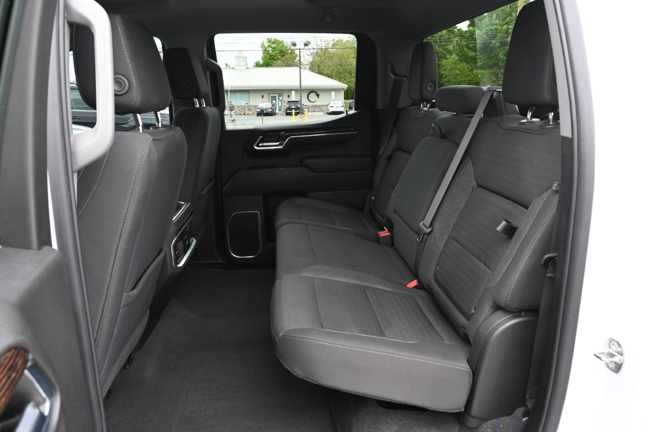 GMC Sierra 1500 4WD Crew Cab 157" Elevation 2024
