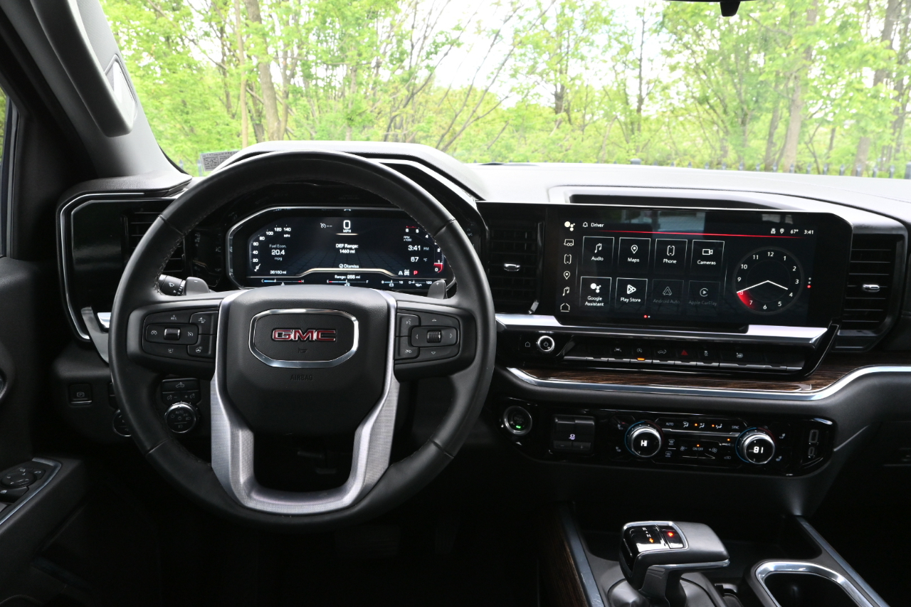 GMC Sierra 1500 4WD Crew Cab 157" Elevation 2024