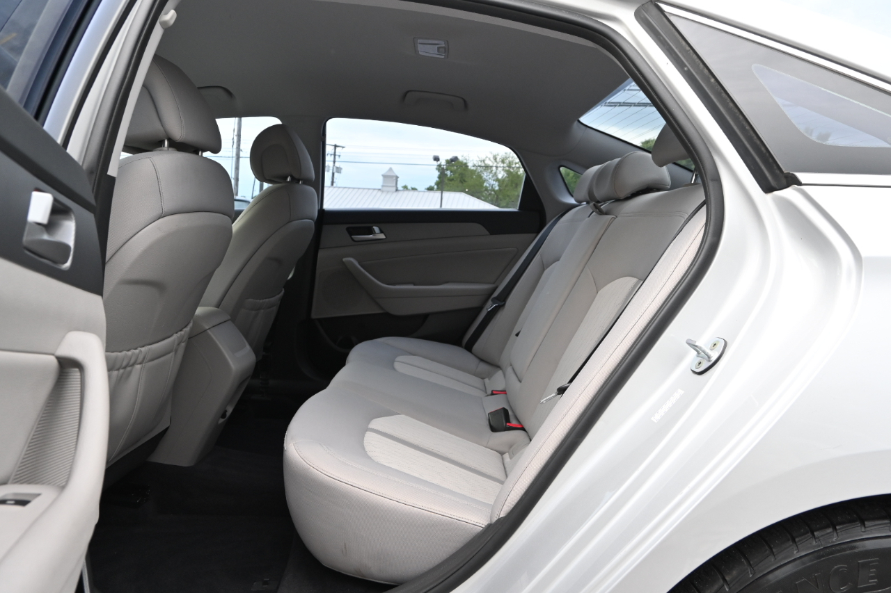 Hyundai Sonata Hybrid SE 2.0L 2017