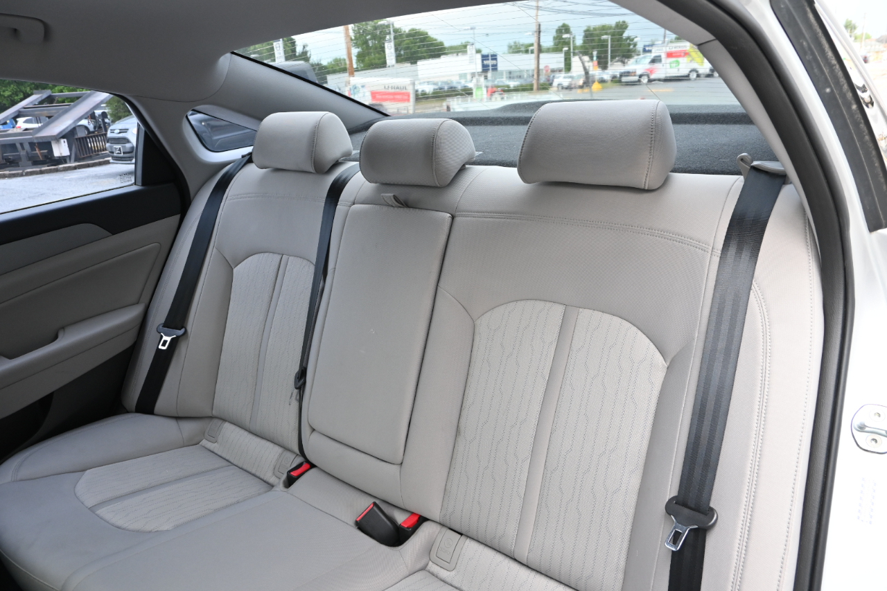 Hyundai Sonata Hybrid SE 2.0L 2017