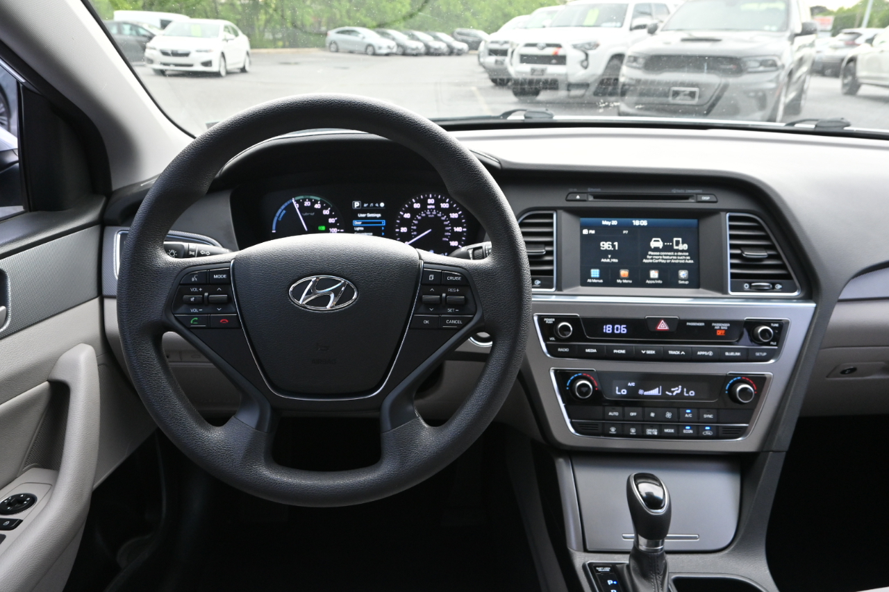 Hyundai Sonata Hybrid SE 2.0L 2017