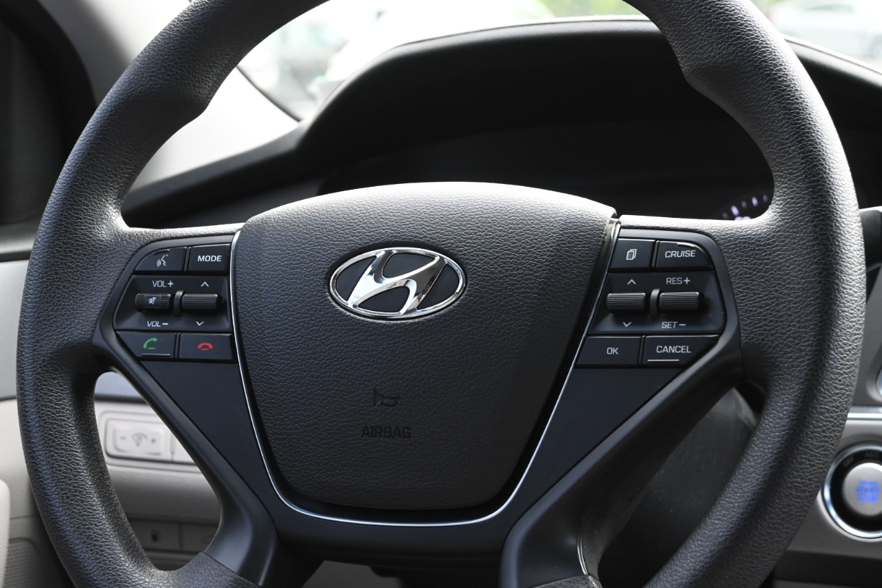 Hyundai Sonata Hybrid SE 2.0L 2017