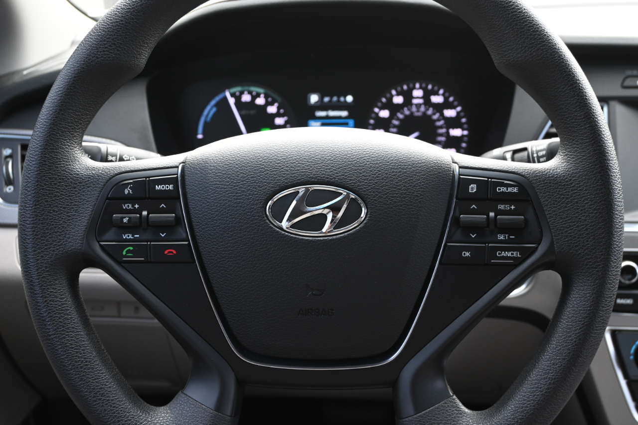 Hyundai Sonata Hybrid SE 2.0L 2017