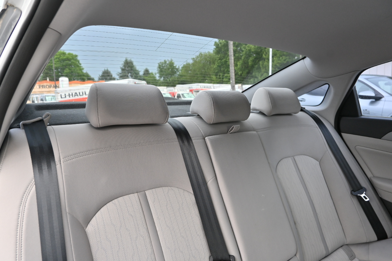 Hyundai Sonata Hybrid SE 2.0L 2017