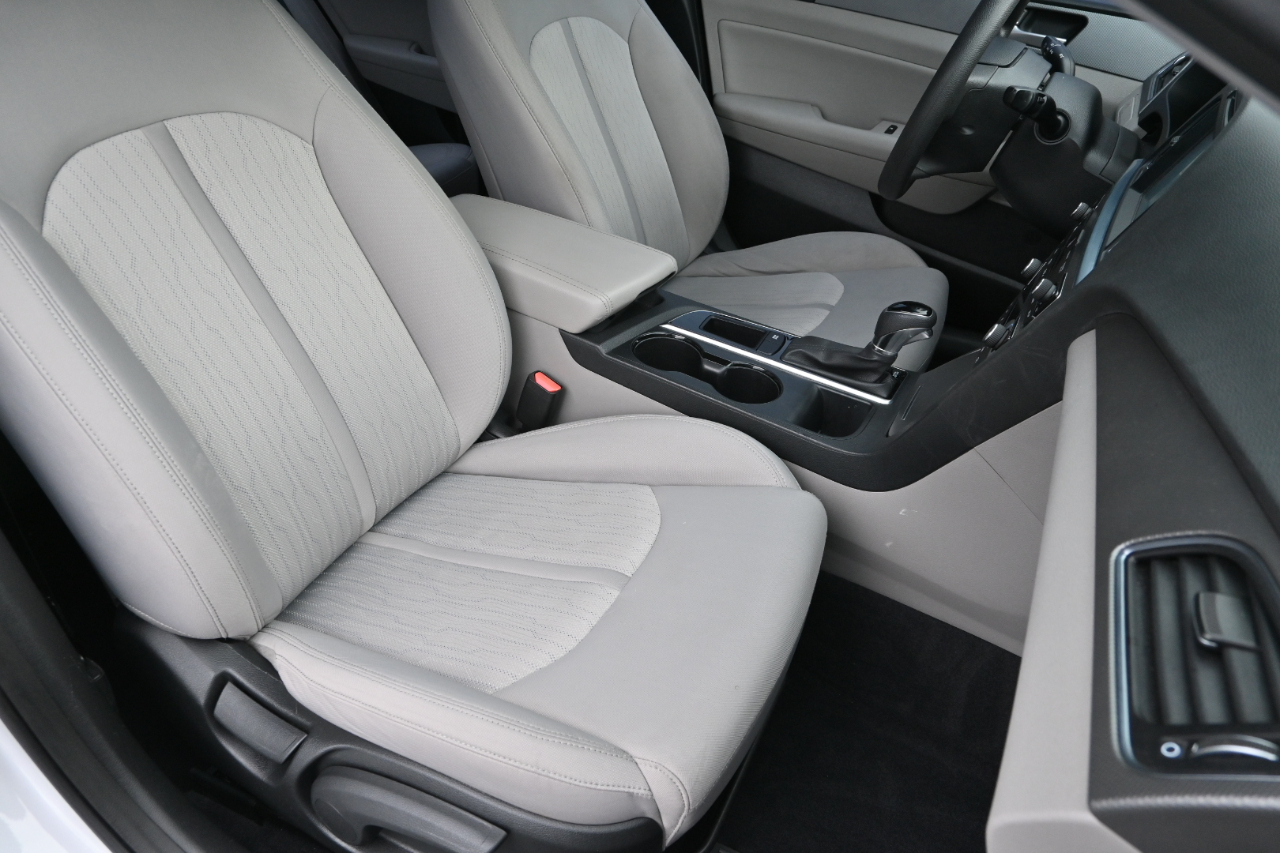 Hyundai Sonata Hybrid SE 2.0L 2017