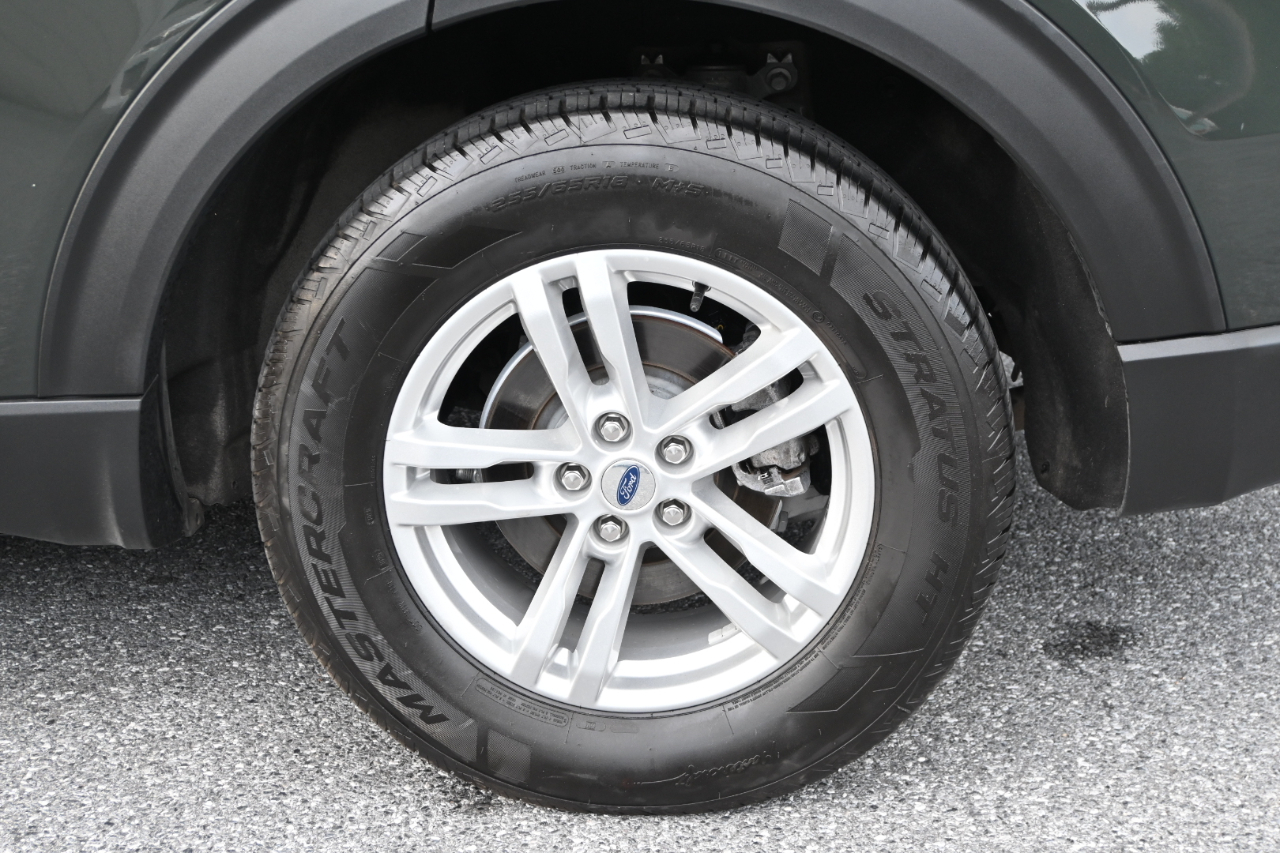 Ford Explorer Base 4WD 2023
