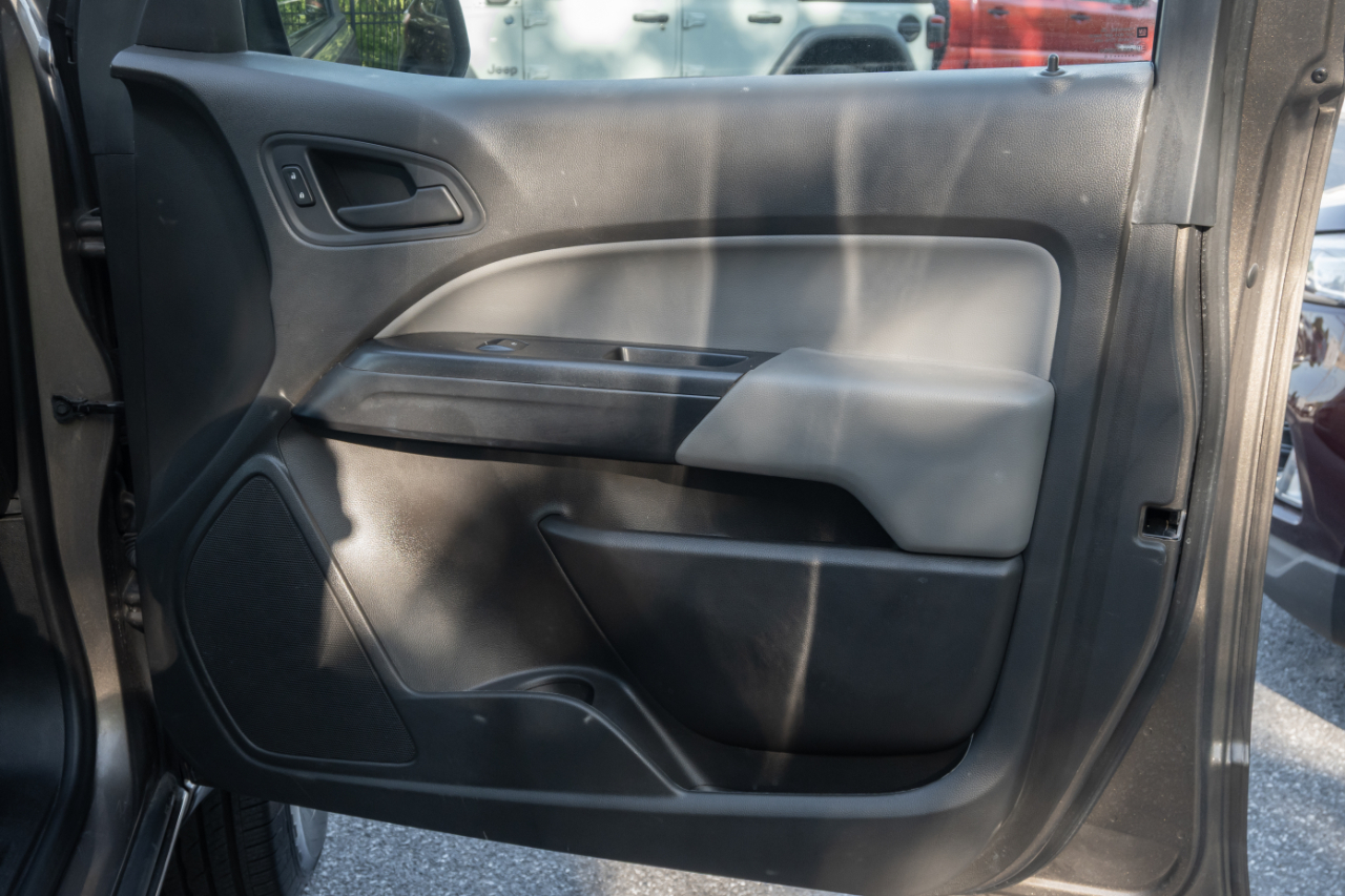 Chevrolet Colorado 4WD Crew Cab 128.3" WT 2016