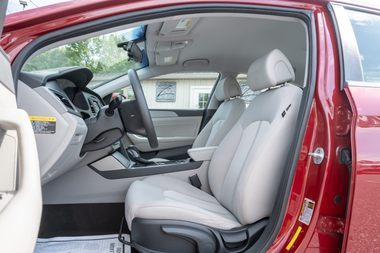Hyundai Sonata Hybrid 4dr Sdn SE 2016