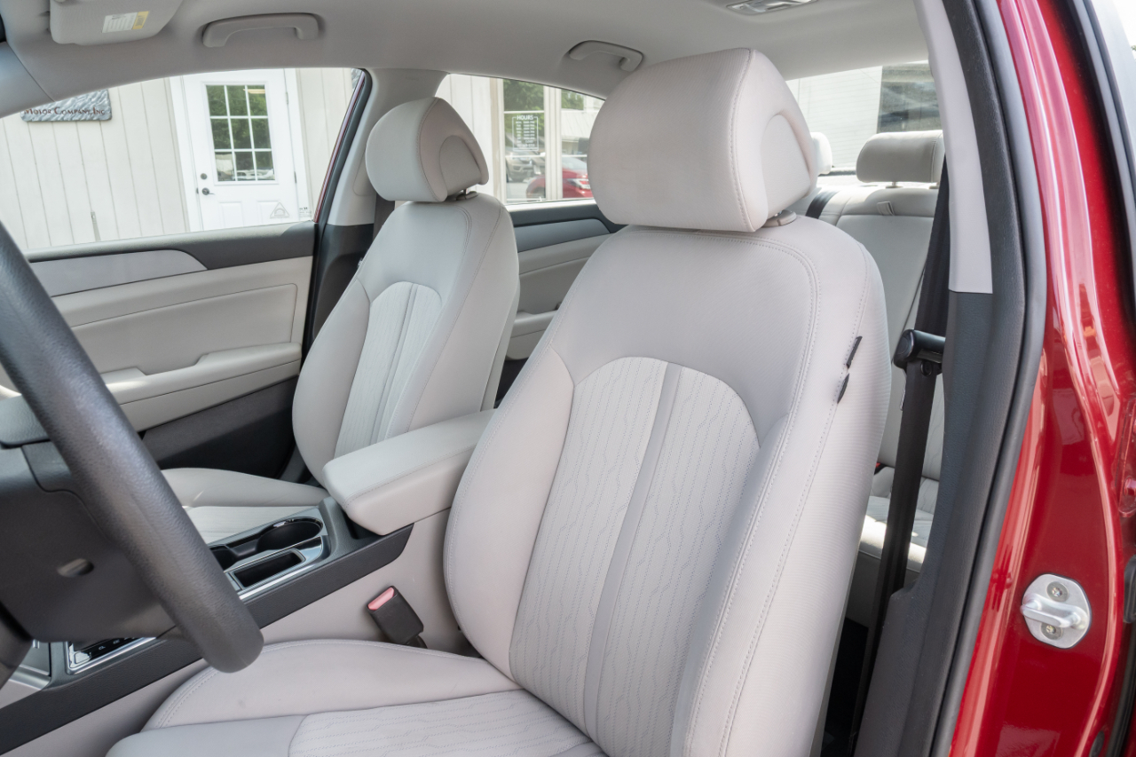 Hyundai Sonata Hybrid 4dr Sdn SE 2016