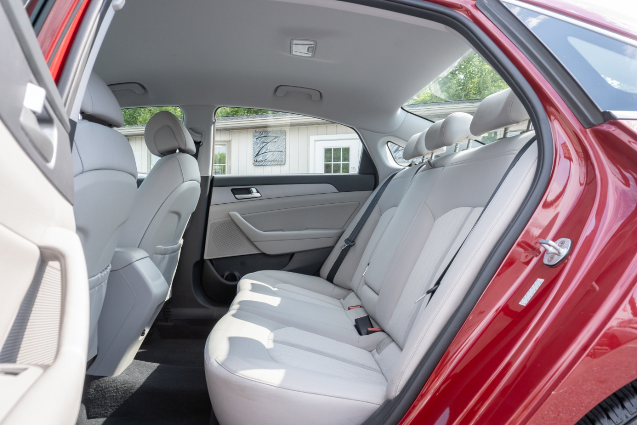 Hyundai Sonata Hybrid 4dr Sdn SE 2016